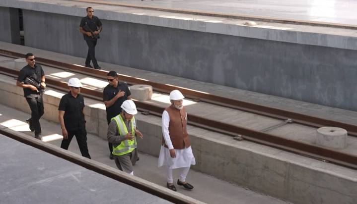 PM Modi Interacts With MAHSR Team In Surat, Hails Their Role In India’s 1st Bullet Train Project