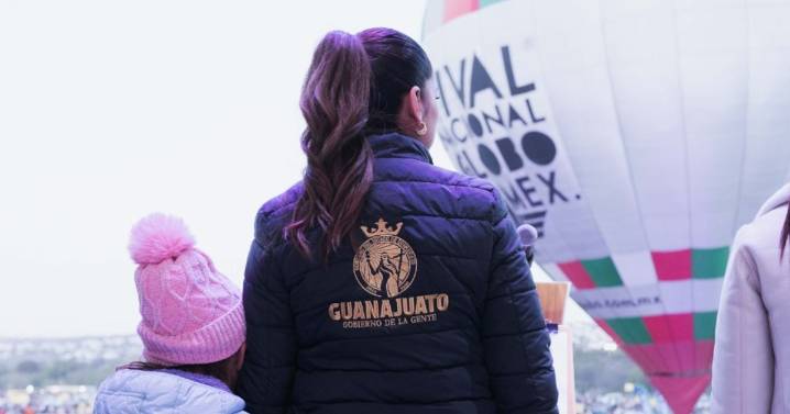 Disfrutan miles de familias del Viernes de la Gente en el Festival Internacional del Globo de León