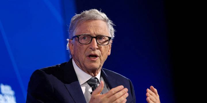 Estos son los campos laborales en los que la IA no reemplazará la fuerza humana, según Bill Gates