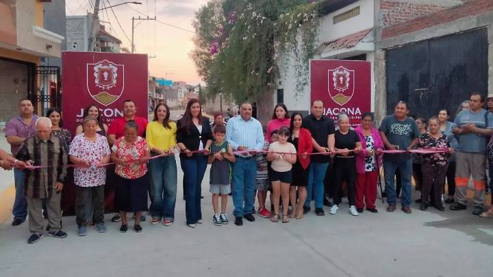 Inauguran pavimentación de la calle Manuel Doblado, en Jacona