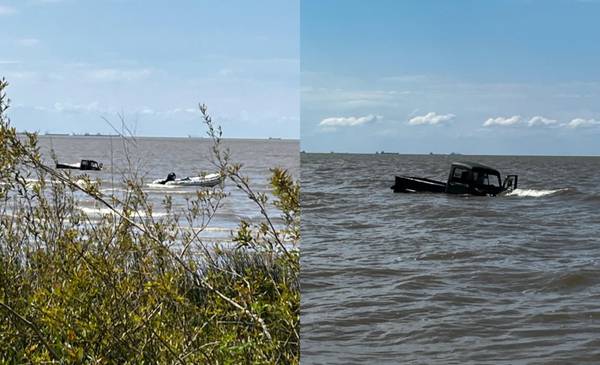 Ingresaron al Río de la Plata con una camioneta, los tapó el agua y tuvieron que rescatarlos