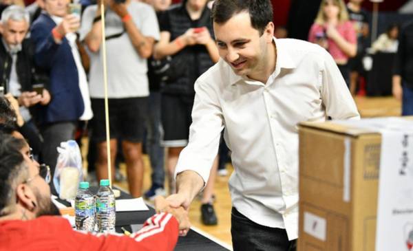Stefano Di Carlo fue elegido como el nuevo presidente de River