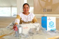 Edomex impulsa el autoempleo indígena con entrega de maquinaria y apoyos productivos