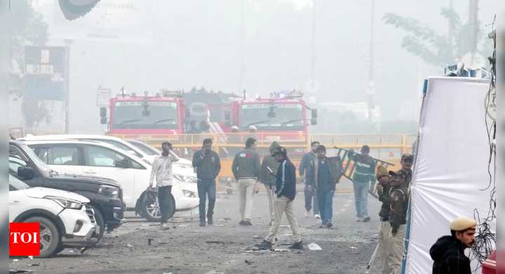 Red Fort blast: Police searches Delhi hotels night long; detains 4 suspects