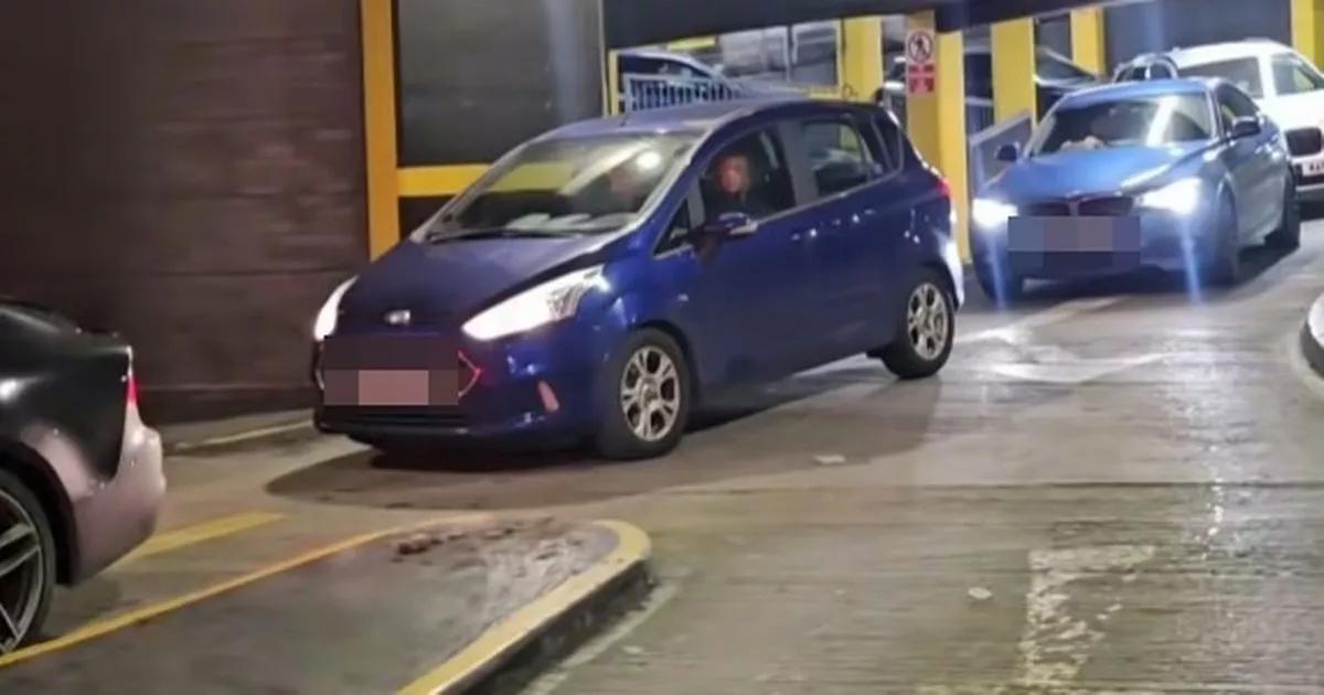 Drivers 'stuck for hours' as 'entire UK city gridlocked' in Christmas 'madness'