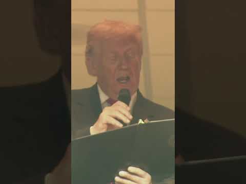 Trump booed at enlistment ceremony