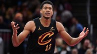 Cavs’ De’Andre Hunter drops hammer on Hawks with authoritative slam