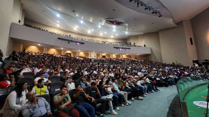 Aquiles Córdova llama a ser cultos para cambiar a México; arrancó Encuentro Nacional de Teatro