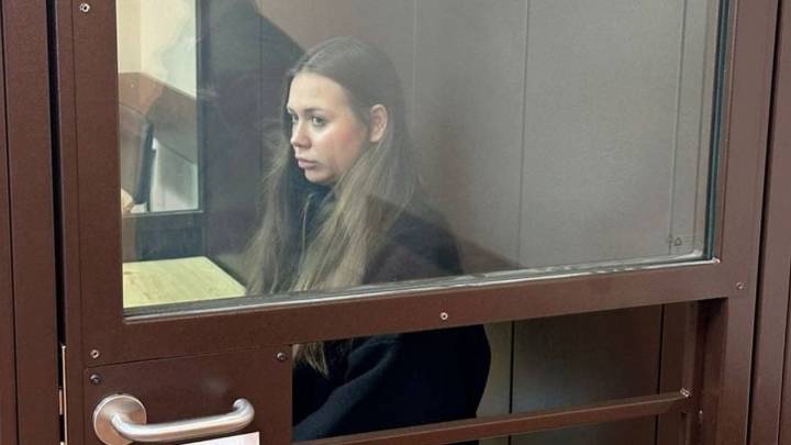 Rusia da siete años de prisión a una mujer que prometió invitar a tomar el té al Ejército de Ucrania si llegaba a Moscú