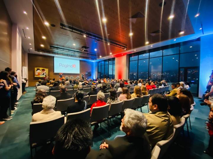 Página 10 recibe reconocimiento en la 51ª Premiación de Correo del Sur