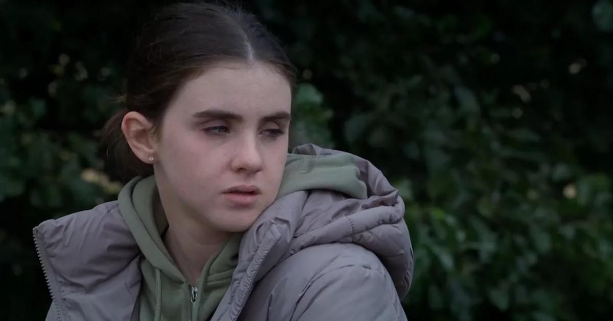 Emmerdale fans 'fuming' as villain returns from the dead as April Windsor 'exits'