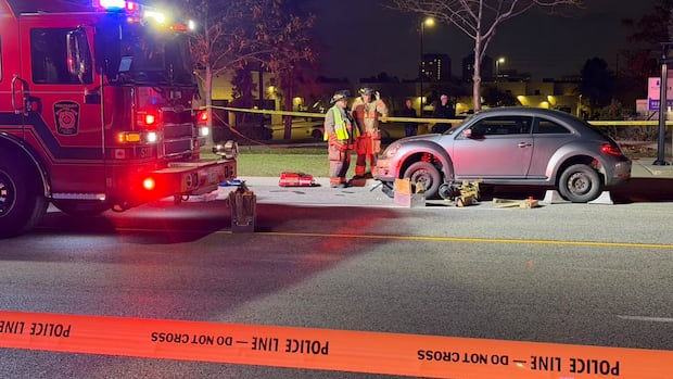 2 injured, 1 critically, in Mississauga crash, police say