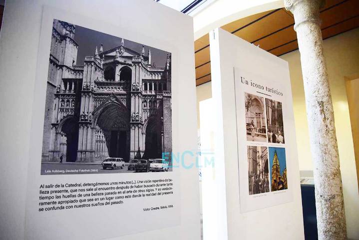 Fotos | La exposición sobre los comienzos del turismo en la Catedral de Toledo que se puede ver en la Facultad de Humanidades de la UCLM