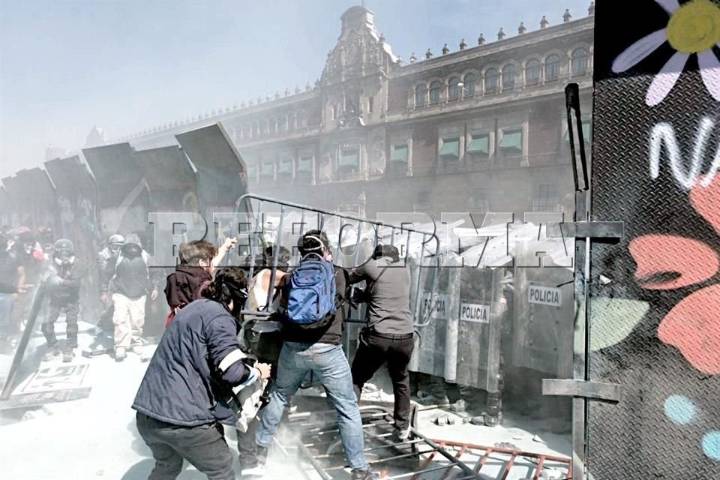 Desatan batalla campal