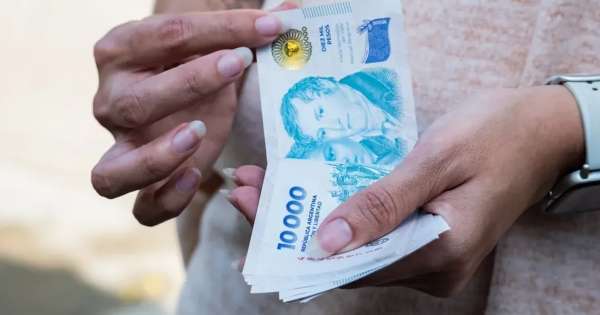 Golpe al bolsillo: el salario mínimo quedó congelado hace cuatro meses