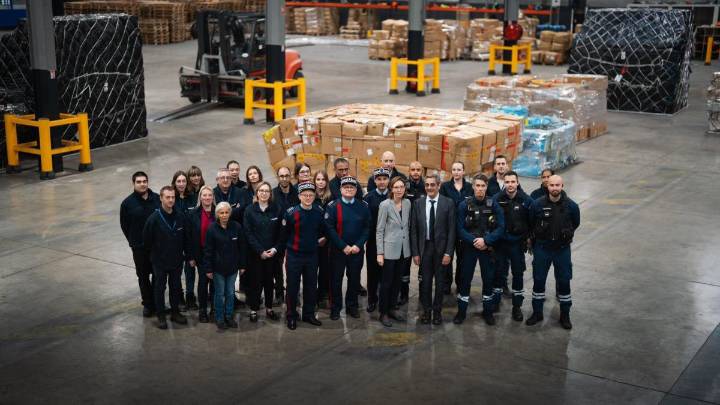 La UE acelera su ofensiva contra los paquetes baratos de China