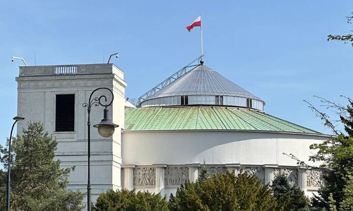 Top EU court: Poland must recognize same-sex marriage from other European countries