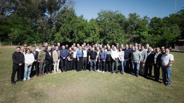 Los intendentes desafían a Cristina Kirchner y piden lugares en la Legislatura y la Corte de la Provincia