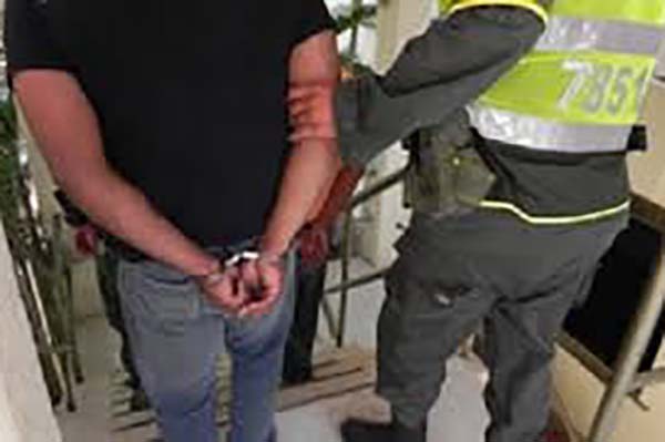 A la cárcel para hombre señalado de matar a su mujer delante de su hija