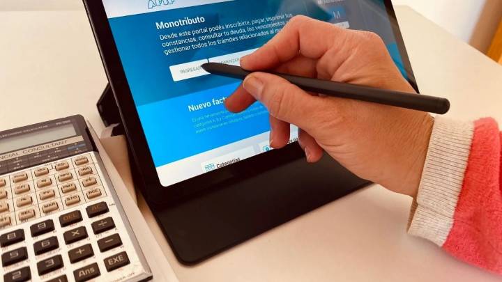 El Gobierno evalúa eliminar el monotributo: los puntos que están en debate