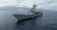 La fragata española 'Victoria' libera a un barco en Somalia de un ataque pirata