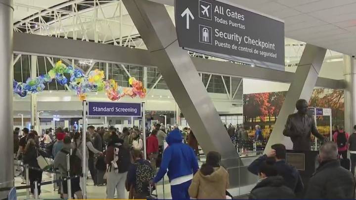How to check TSA wait times at Houston's Hobby, Bush airports