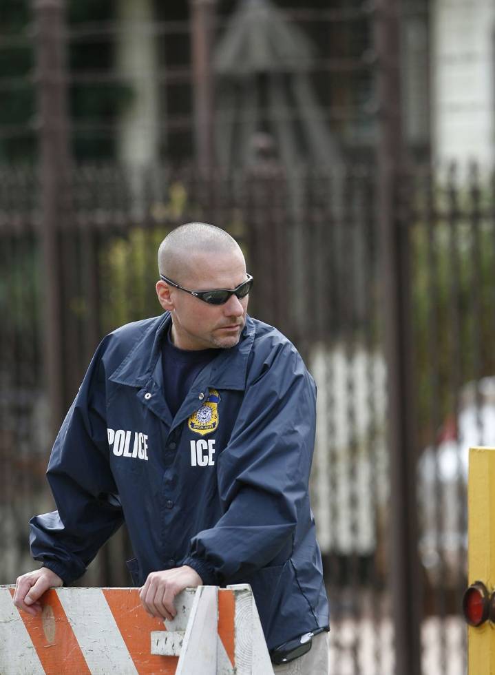 Agentes de migración de EEUU detienen a un pastor episcopal, pese a tener un estatus legal