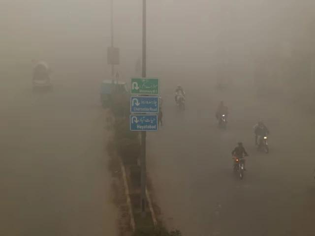 Lahore chokes as smog pushes city into health crisis