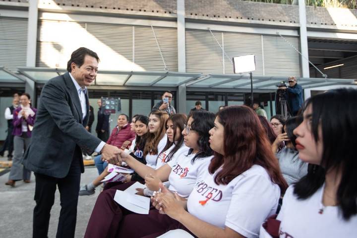 Enarbola Mario Delgado la lectura como forma de prevenir la violencia contra las mujeres