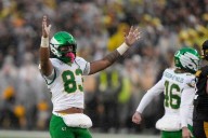 No. 6 Oregon escapes with 18-16 win over Iowa on Sappington's field goal with 3 seconds left