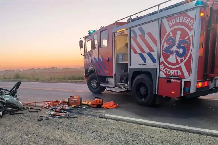 Murieron cinco personas tras choque frontal sobre el acceso a localidad santafesina