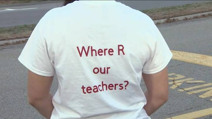 Whitman-Hanson students show solidarity with laid off teachers, staff