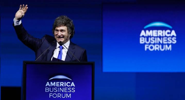 A los pies del imperio, Milei habló en Miami y prometió avanzar con las contrarreformas