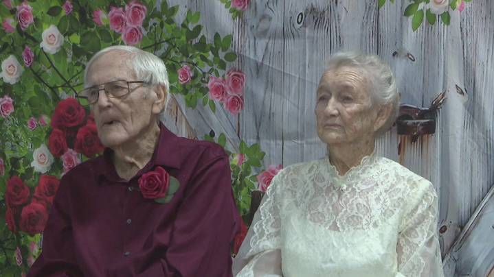 Central Texas couple celebrates 80 years of marriage with vow renewal and Thanksgiving feast