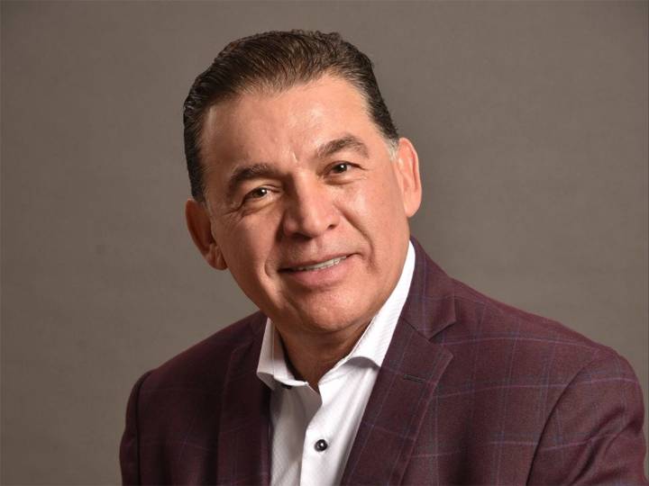 Rubén Muñoz sube a tercer lugar en encuestas rumbo a BCS