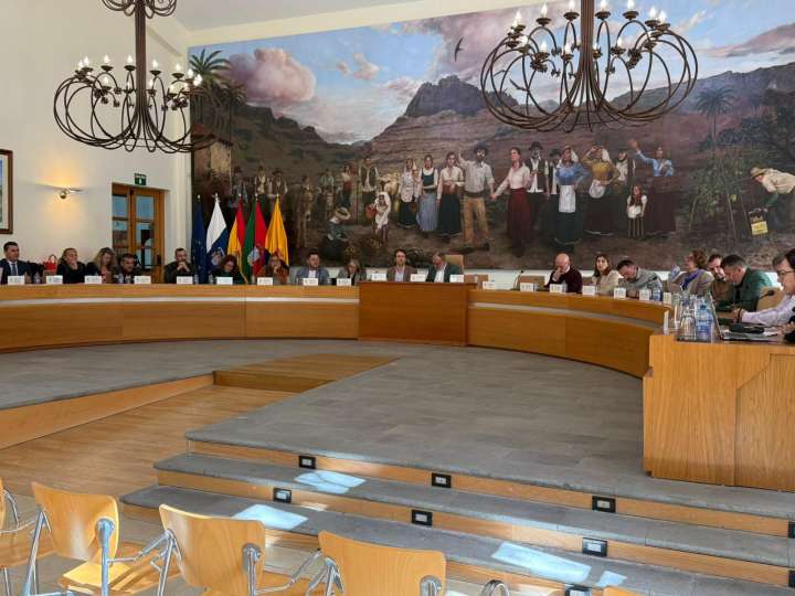 «La vestimenta canaria no es un disfraz»: Santa Lucía quiere mantener la tradición en fiestas y romerías