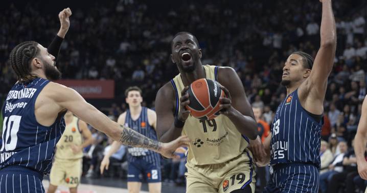 (74-73) Cordinier sabotea en el último segundo el reestreno de Xavi Pascual