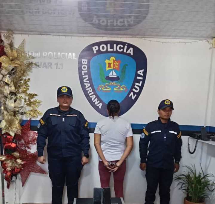Atrapan a mujer en el Centro de Maracaibo por robo de teléfonos en pleno día.