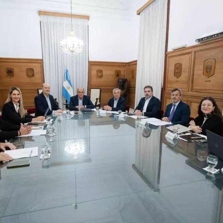 El Consejo de Mayo entra en su tramo clave: hermetismo, tensiones y una negociación que se desplaza al Congreso