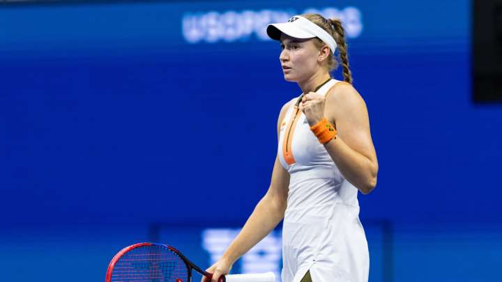 Kazakhstan’s President Bestows Honor Upon Elena Rybakina for Popularizing Tennis in Country After Historic WTA Finals Win