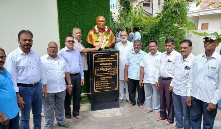 Lok Satta remembers founder Naredla Srinivas for his fight against corruption