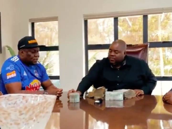 Le regalan a equipo de Zimbabwe 250 mil dólares en efectivo