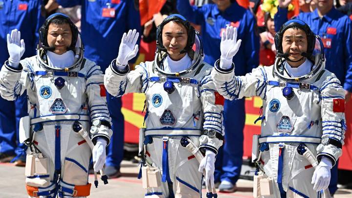 Chinese Astronauts Stranded In Space After Debris Hits Return Capsule