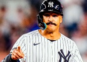 Trent Grisham, aceptó la oferta calificada de los Yankees