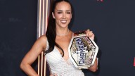 Chelsea Green Beats Giulia On WWE SmackDown, Becomes First Two