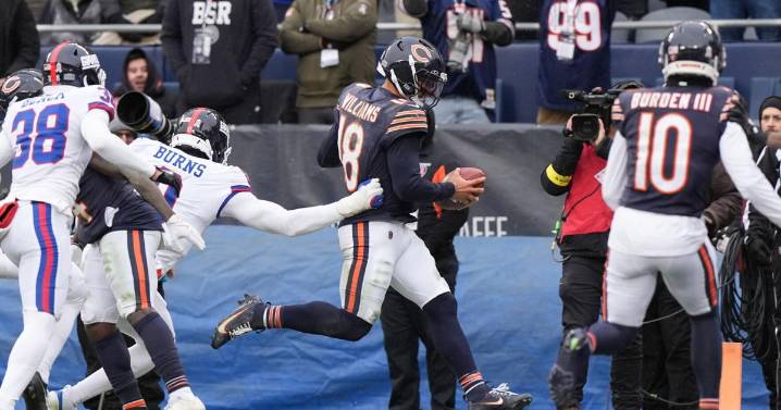 Caleb Williams stars as the Bears rally past the Giants for a 24
