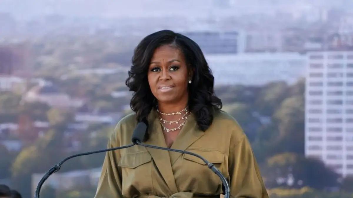 'Something Is Off': Michelle Obama Looks 'Thinner' Than She Ever Has In New Photos as Fans Claim She Ditched Her Curves