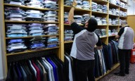 Fuerte movimiento en la venta de trajes: recepciones impulsan el consumo en locales de indumentaria