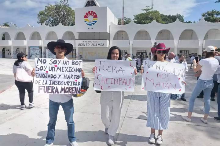 “Libertad, paz y justicia": Primera marcha de la “Generación Z” en Cancún reúne a adultos y exige seguridad