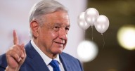 Video: Senado detiene votaciones para felicitar a AMLO por su cumpleaños